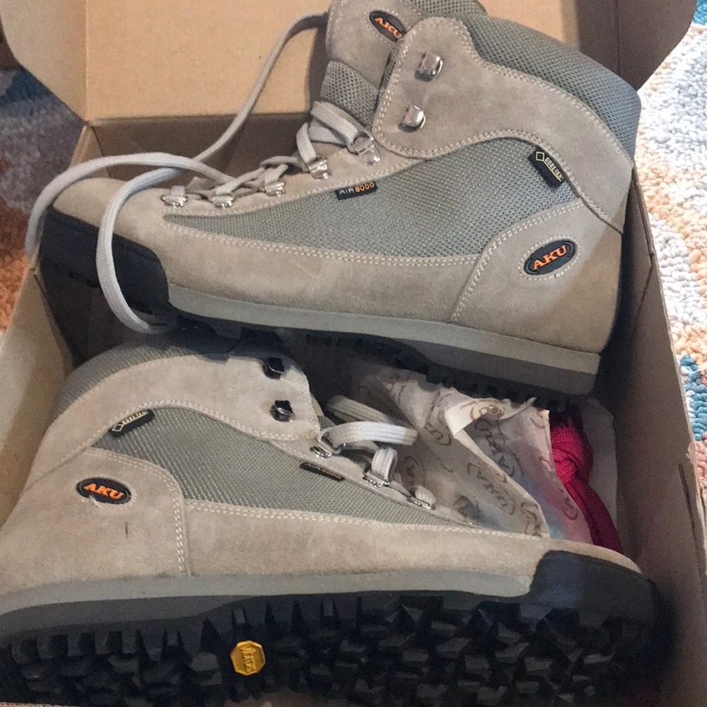 Aku Goretex ultralight hiking shoe US 9 1/2